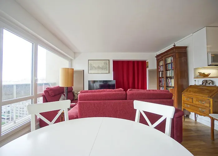 65 M2 - Magnificent View On Paris!